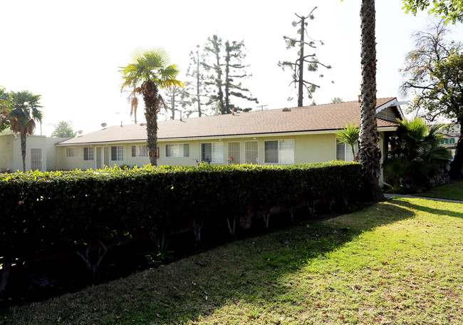 La Palma Apartments in Anaheim, CA - Building Photo - Building Photo