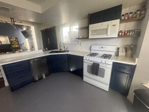 2328 N Bristol View Ct in Las Vegas, NV - Building Photo - Building Photo