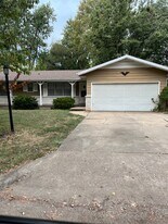 2545 S Nettleton Ave in Springfield, MO - Building Photo