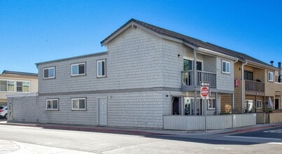 210 Lugonia St in Newport Beach, CA - Building Photo - Building Photo
