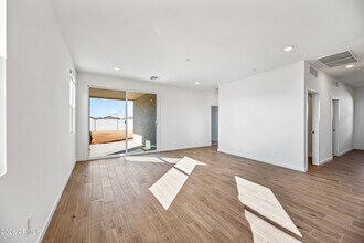 2436 Fortana Dr in San Tan Valley, AZ - Building Photo - Building Photo