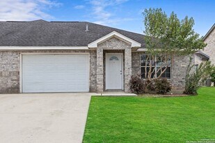 3045 Pine Valley Dr in New Braunfels, TX - Building Photo