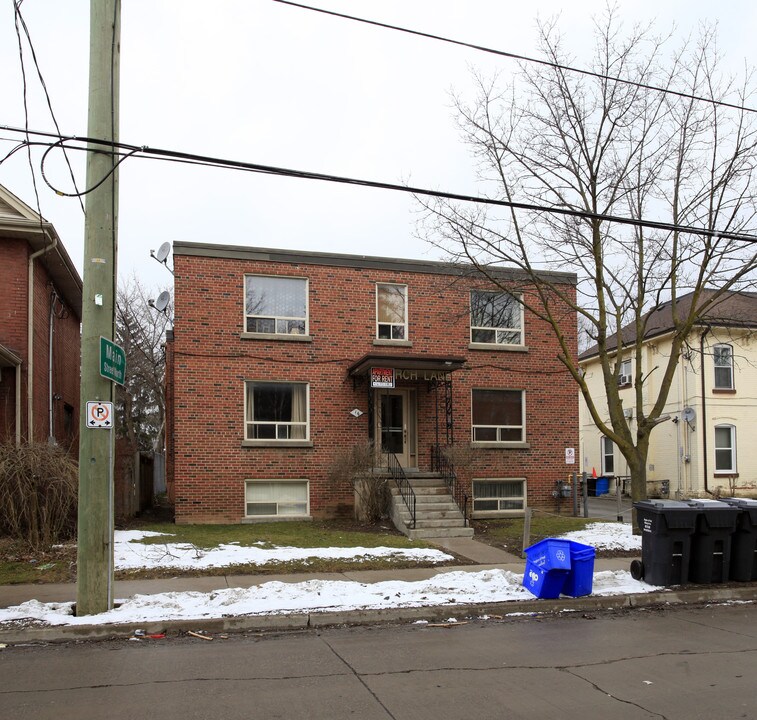 16 Church St E in Brampton, ON - Building Photo
