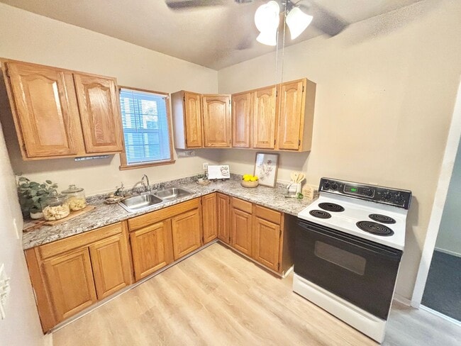 property at 127 Devonshire Ct