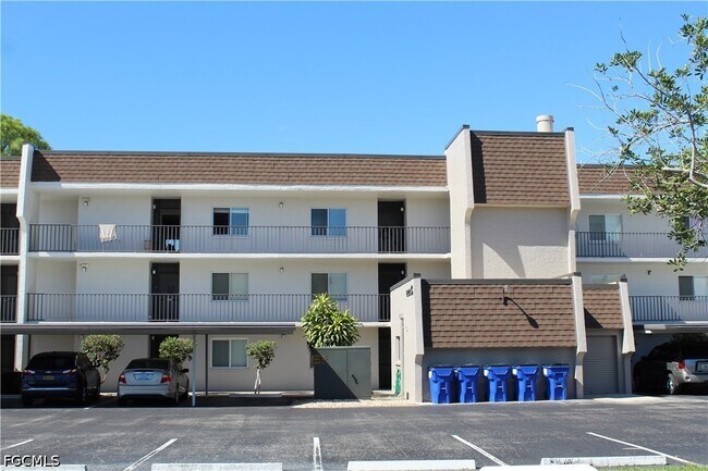 25806 Cockleshell Dr in Bonita Springs, FL - Building Photo - Building Photo