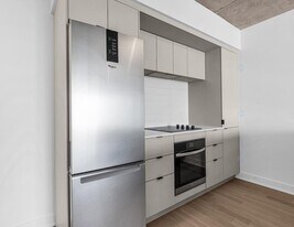 1220 Bd René-Lévesque E in Montréal, QC - Building Photo