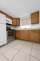 623 NE 2nd St in Hallandale Beach, FL - Building Photo