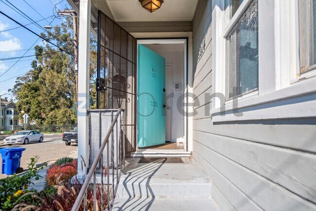 5914 Mauritania Ave in Oakland, CA - Building Photo - Building Photo