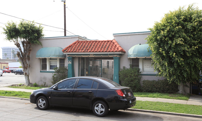 227 Olive Ave in Long Beach, CA - Building Photo - Building Photo