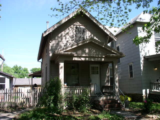 1114 Connecticut St in Lawrence, KS - Foto de edificio