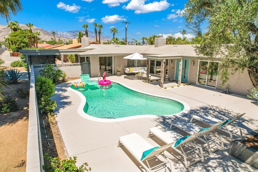 74350 Covered Wagon Trail, Unit 555 in Palm Desert, CA - Building Photo