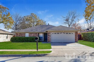 537 Greenway Dr in Saginaw, TX - Building Photo