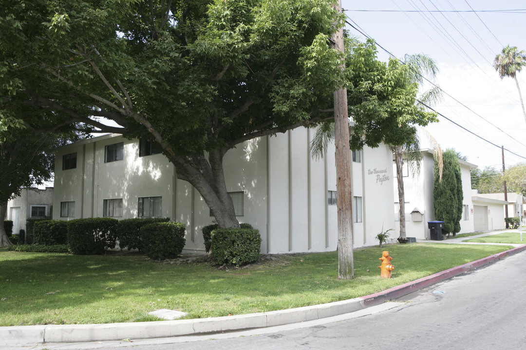 2000 Peyton Ave in Burbank, CA - Building Photo