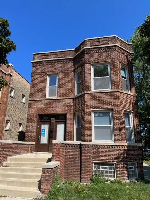 3501 N Oakley Ave in Chicago, IL - Building Photo