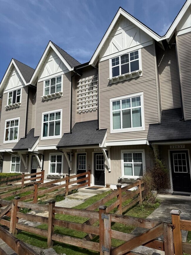 22635 NE Alder Crest Ln in Redmond, WA - Building Photo - Building Photo