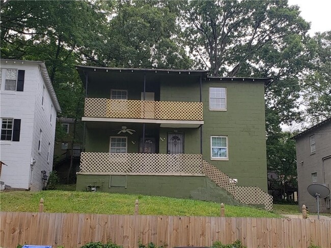 property at 1070 Ollie Cir NW