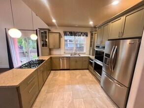 1048 Peach Blossom Way in Sparks, NV - Building Photo - Building Photo
