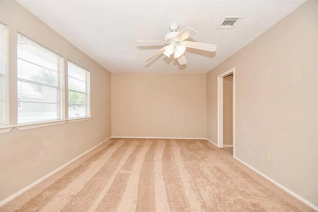 10807 Sugar Hill Dr in Houston, TX - Building Photo - Building Photo