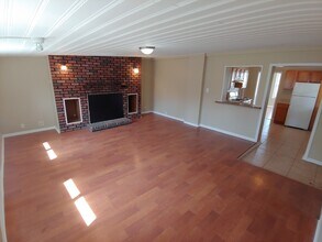 211 Sauk Trail in Park Forest, IL - Building Photo - Building Photo