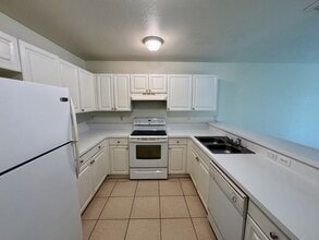 2424 George Ave S in Lehigh Acres, FL - Building Photo - Building Photo