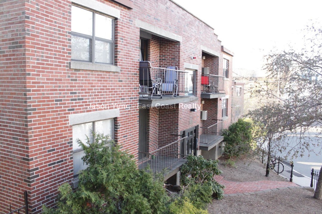 5 Darling St-Unit -8 in Boston, MA - Building Photo