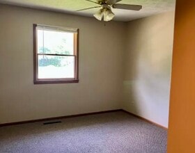 504 W Maple St in Marshfield, MO - Building Photo - Building Photo