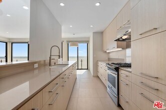 1 Northstar St in Marina Del Rey, CA - Building Photo - Building Photo