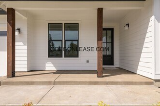88104 Wymore Ln in Veneta, OR - Building Photo - Building Photo