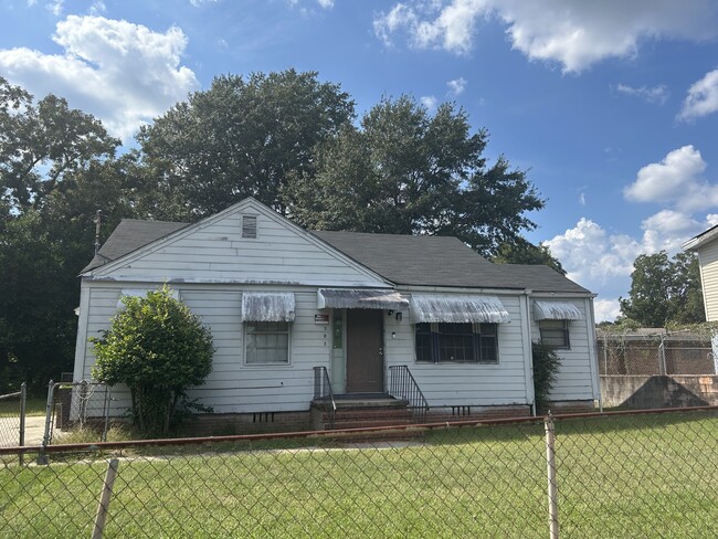 property at 503 S 2nd St