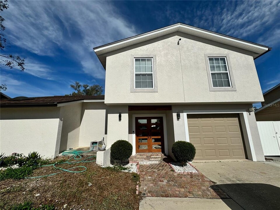 8209 Malvern Cir in Tampa, FL - Building Photo