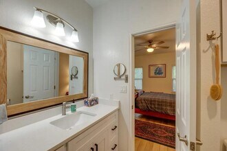 1713 Constantino Cir, Unit A in Austin, TX - Foto de edificio - Building Photo