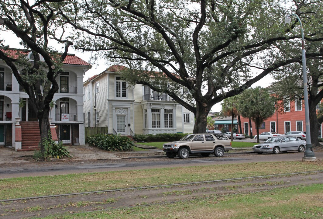 4201 St Charles Ave in New Orleans, LA - Foto de edificio