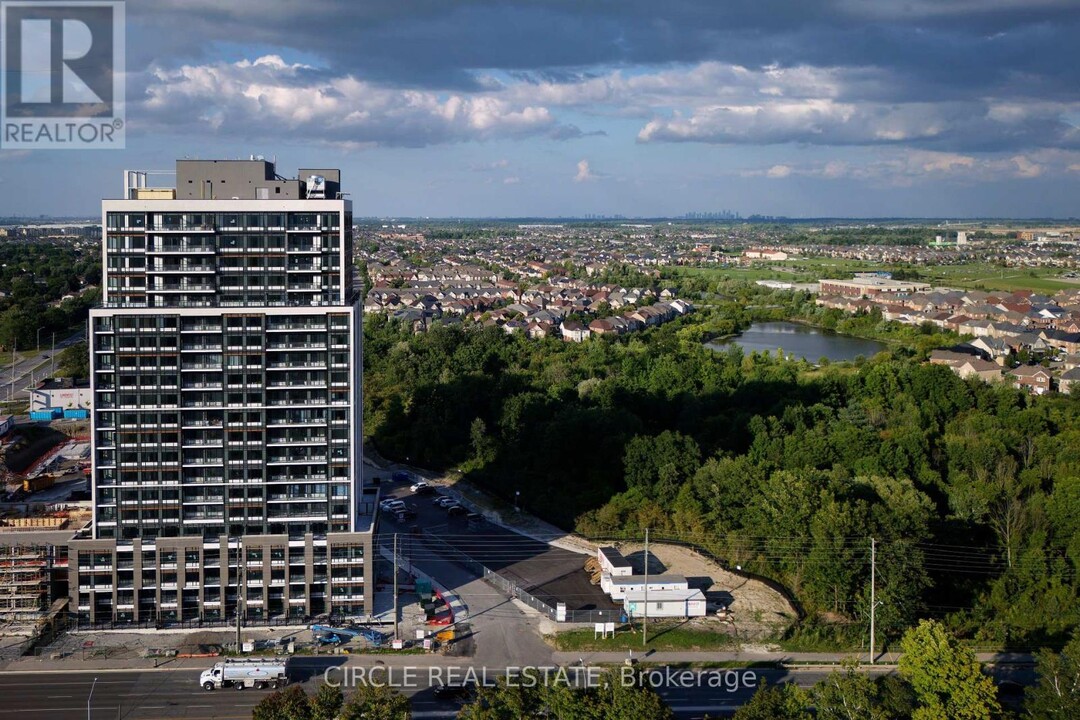 8010-8010 Derry Rd in Milton, ON - Building Photo