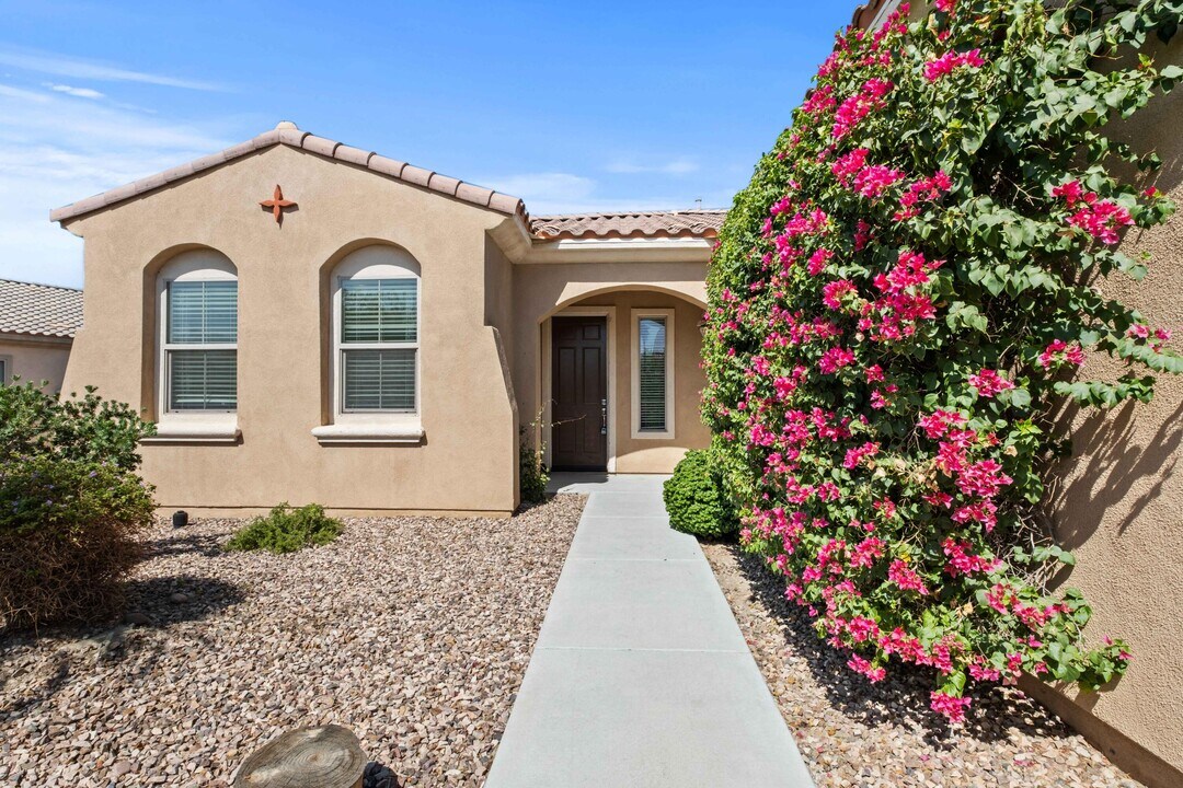 40087 Corte Azul in Indio, CA - Building Photo