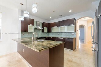 8325 NW 115th Ct in Doral, FL - Building Photo - Building Photo