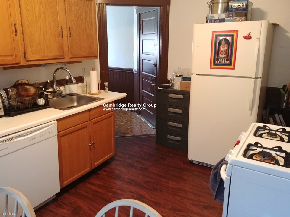 122 Columbia St-Unit -Apt 2 in Cambridge, MA - Building Photo