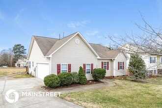 4236 Meredith Woods Ln in Winston-Salem, NC - Foto de edificio - Building Photo