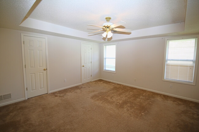 407 SW Hoke Ln