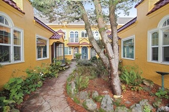 3087 SE Ankeny St in Portland, OR - Foto de edificio - Building Photo