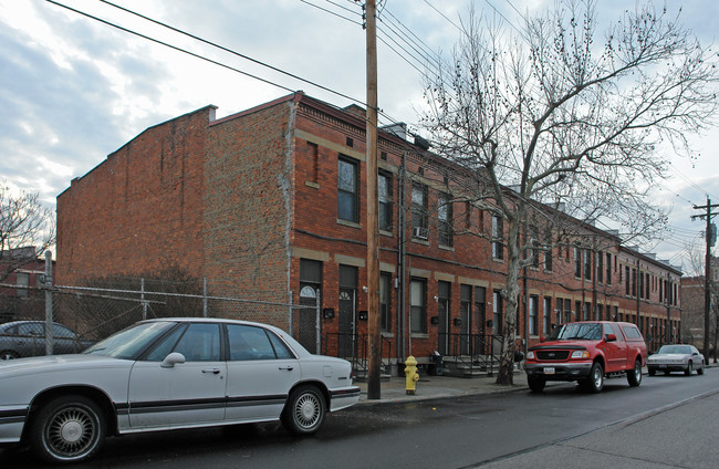 2124 Kindel Ave in Cincinnati, OH - Building Photo - Building Photo