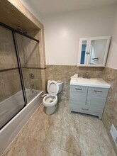 31 Greentree Ln in Staten Island, NY - Building Photo - Building Photo