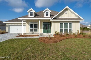 204 Martingale Lp in Lynn Haven, FL - Building Photo