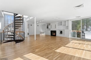 2 Old Mill Rd in North Caldwell, NJ - Building Photo