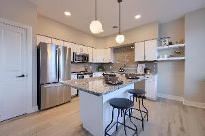 Stadium District Suites in Lancaster, PA - Foto de edificio - Building Photo