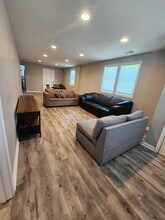 4717 Fox Ave in Niagara Falls, NY - Building Photo - Building Photo