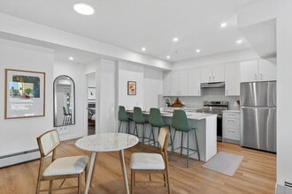 517 67 Av SW in Calgary, AB - Building Photo - Building Photo