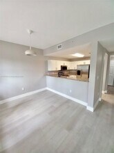 11403 NW 89th St in Doral, FL - Building Photo - Building Photo