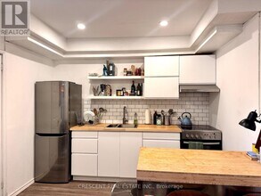 1057 Davenport Rd in Toronto, ON - Building Photo - Building Photo