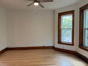 5138 W Montrose Ave, Unit 2 in Chicago, IL - Building Photo - Building Photo