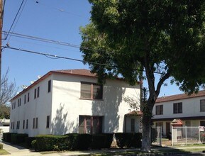 701-719 E 5th St in Santa Ana, CA - Building Photo - Building Photo